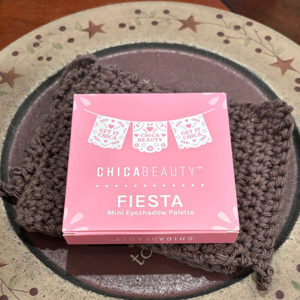 Fiesta Mini Eyeshadow Palette by ChicaBeauty